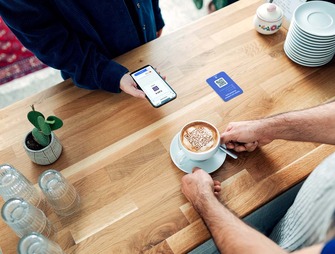 MobilePay QR-koodin avulla maksaminen kahvilassa